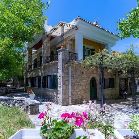 Two Traditional Houses In Lefkada Casa de Férias Asprogerakata