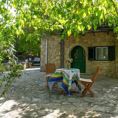 Casa de Férias Two Traditional Houses In Lefkada Asprogerakata