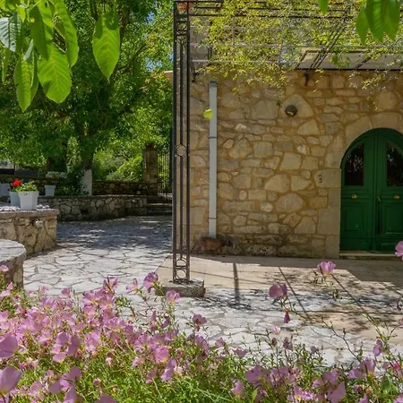 펜션 Two Traditional Houses In Lefkada Asprogerakata